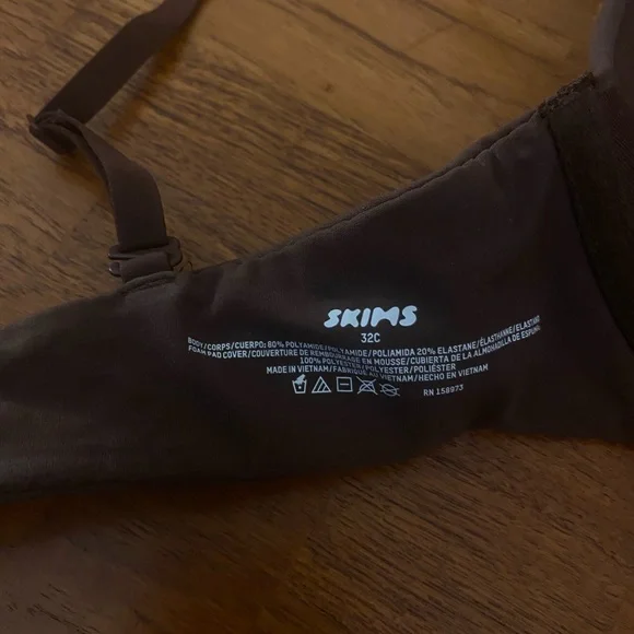 SKIMS Fits Everybody Push-Up Bra - Cocoa - Picture 4 of 4
